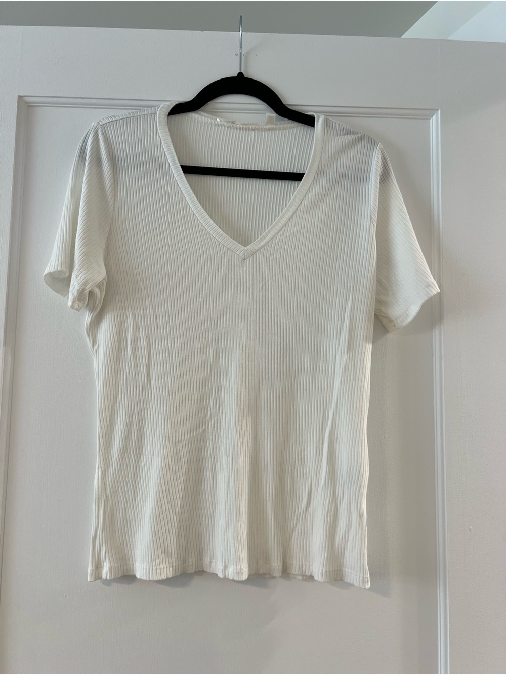 Women's V-Neck Ribbed Short Sleeve Top - white